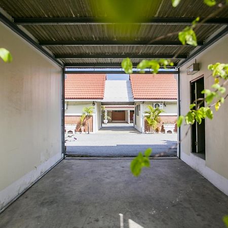 Bualuang Hotel Ang Thong Exterior foto
